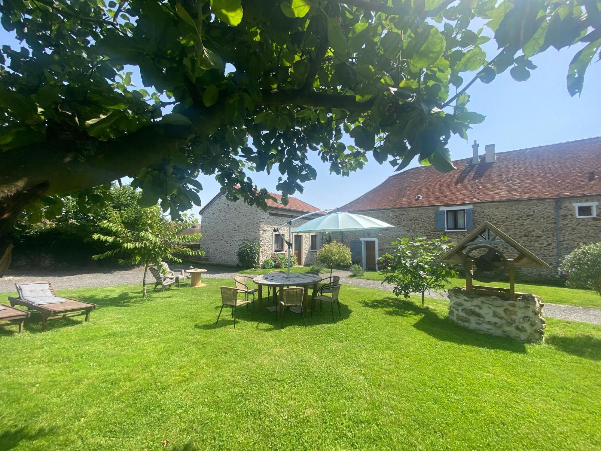 Вилла La Petite Maison Dans La Brie Guerard Экстерьер фото